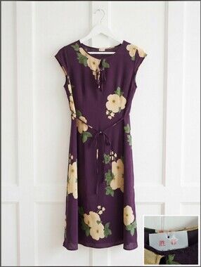 Elegant Plum Purple Floral Tie-Waist Keyhole Neckline Midi Dress 100% Silk